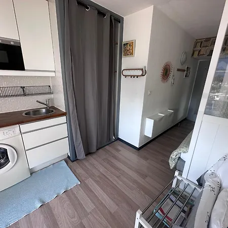 Beau Climatise En Bord De Et Wi-fi Apartment