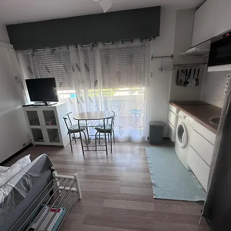 Beau Climatise En Bord De Et Wi-fi Apartment *