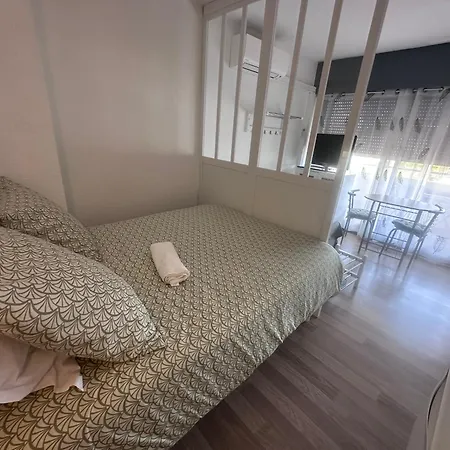 Apartment Beau Climatise En Bord De Et Wi-fi *